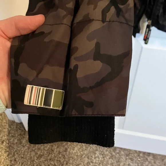 2/$20-Camouflage Zip-Up windbreaker Jacket - Picture 8 of 8